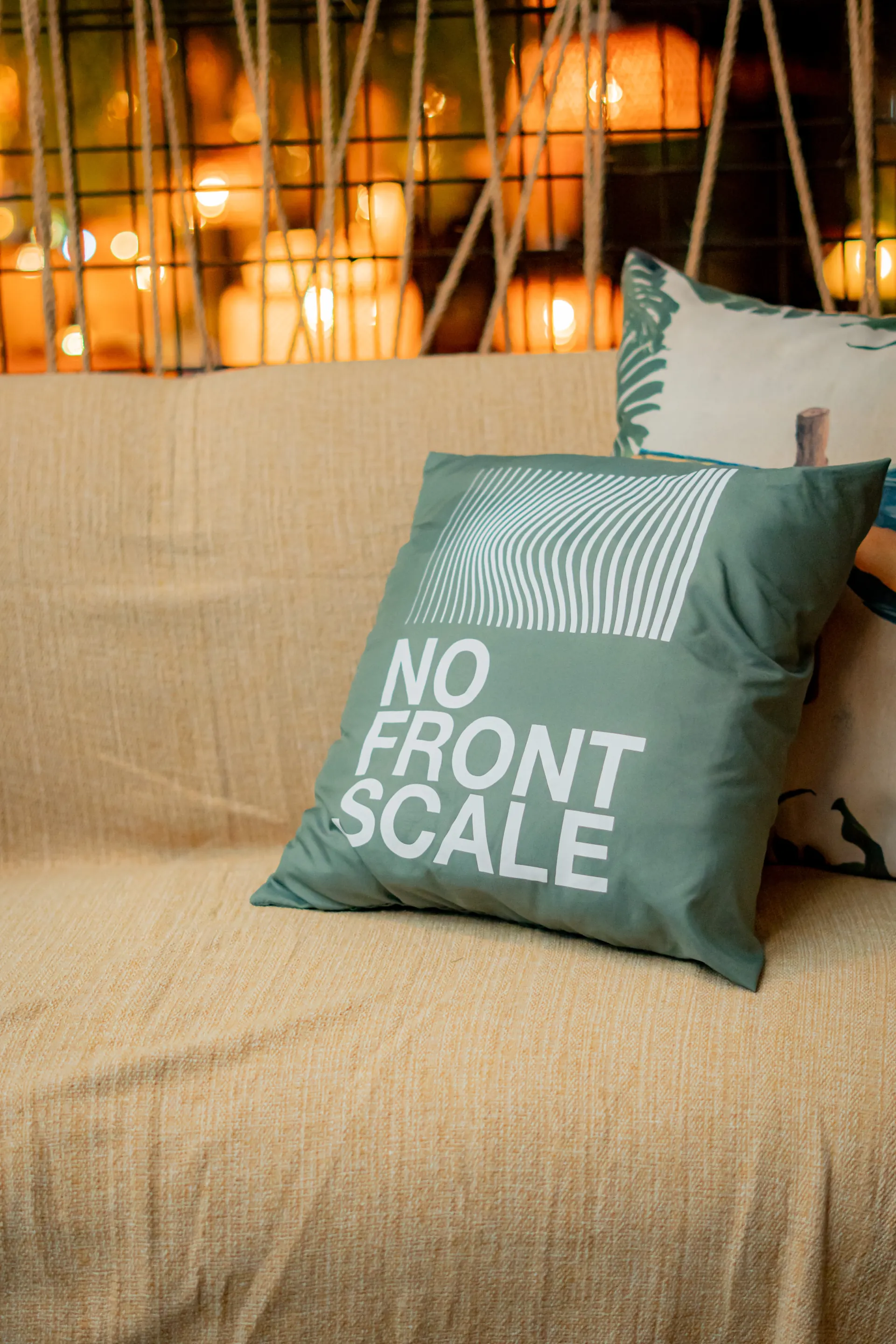 Almofada No Front Scale em um ambiente do No Front Experience